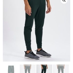 Vuori Men’s Sunday Performance Jogger in Blackened Green - M